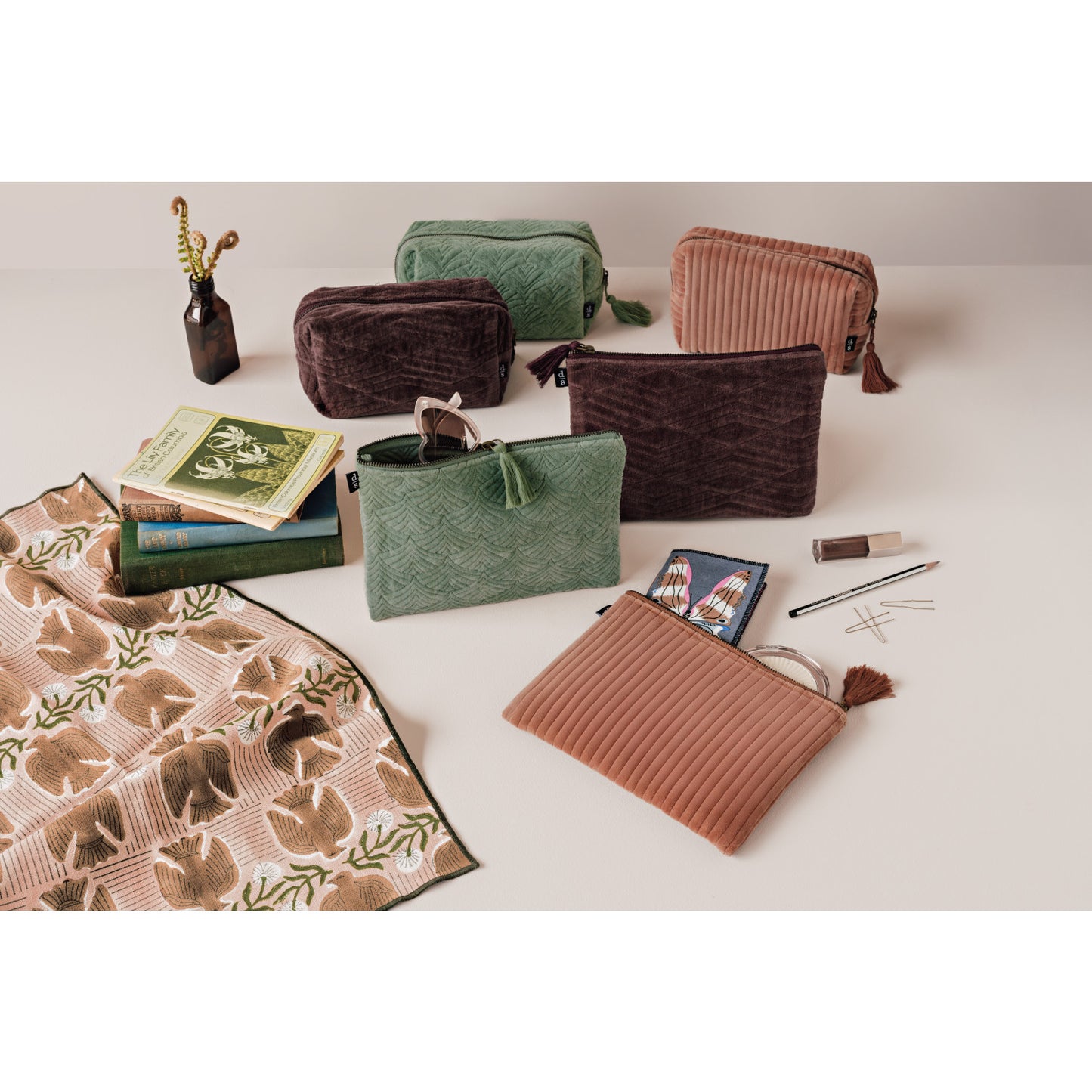 Fig Quilted Velvet Flat Pouch