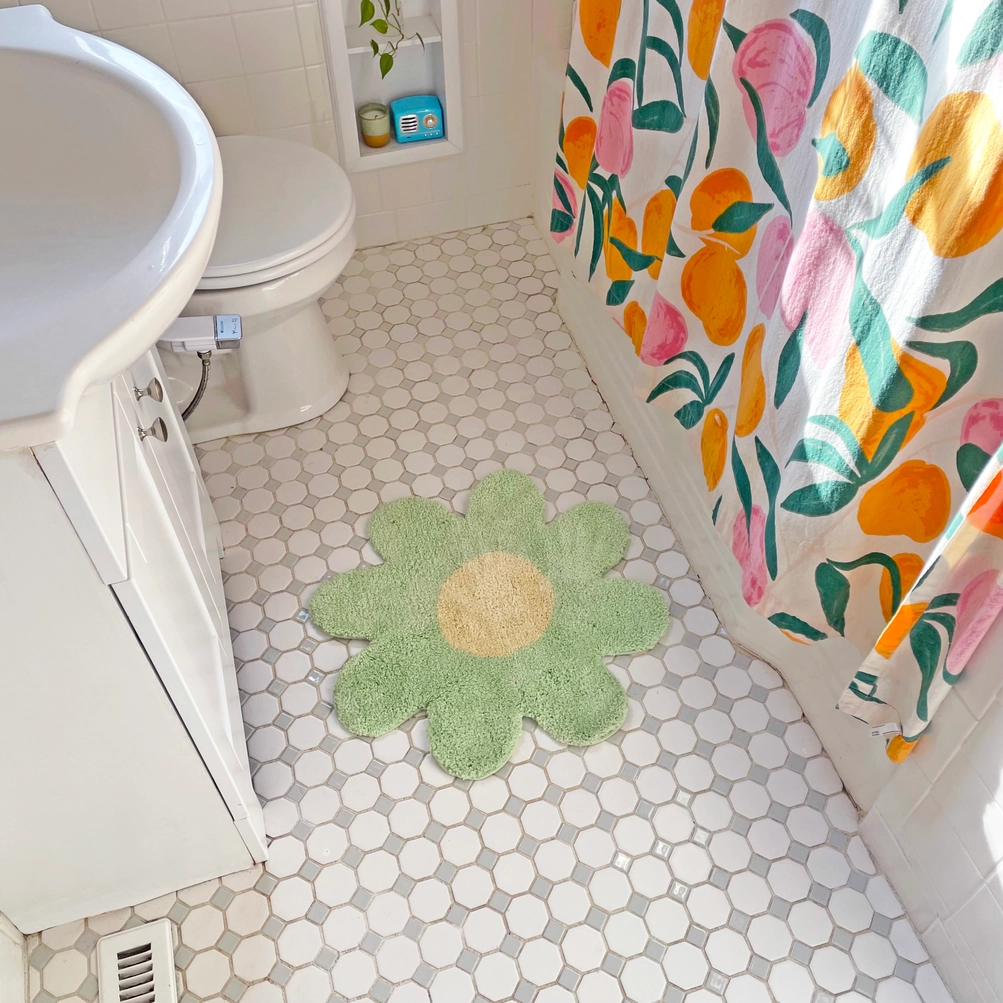 Green Daisy Bathmat