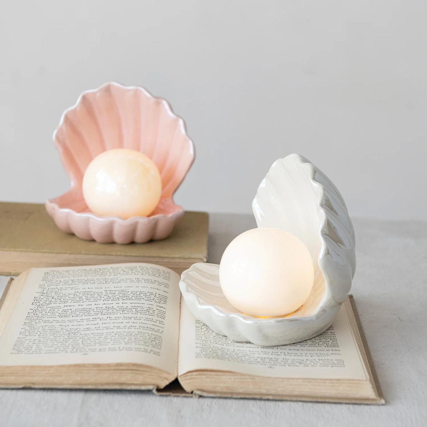 Stoneware LED Clamshell - 2 Colors