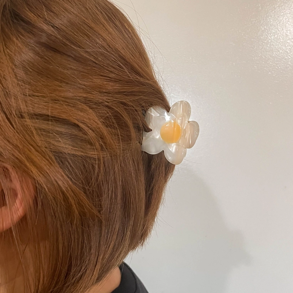 Daisy Hair Claw